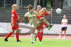 2. Fußball-Liga - Frauen - Saison 2022/2023 - FC Ingolstadt 04 - TSG Hoffenheim - Wolski Lea (Nr.5 - FC Ingolstadt 04 ) - Blaschka Anouk gold Hoffenheim - Foto: Meyer Jürgen