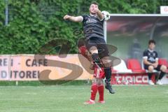 Kreisklasse - Saison 2024/25- Türkisch SV Ingolstadt - FC Gelbelsee-  - Mathias Regler schwarz Gelbelsee - Renato Tuka rot Türkisch - Foto: Meyer Jürgen