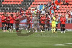 3.Liga - Saison 2022/2023 - FC Ingolstadt 04 -  SV Wehen Wiesbaden - Die Spieler bedanken sich bei den Fans - Foto: Meyer Jürgen