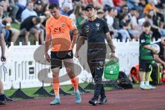 Toto-Pokal; SV Hutthurm - FC Ingolstadt 04; Fabian Cavadias (4, FCI) verletzt geht vom Feld
