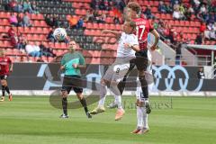 3.Liga - Saison 2022/2023 - FC Ingolstadt 04 -  - SV Waldhof-Mannheim - Calvin Brackelmann (Nr.17 - FCI) - Bentley Baxter- Bahn (Nr.9 - SV Waldhof Mannheim) - Foto: Meyer Jürgen