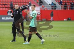 Relegation 1 - FC Ingolstadt 04 - VfL Osnabrück - Sieg 3:0 Spiel ist aus, Dennis Eckert Ayensa (7, FCI) bedankt sich bei den Fans