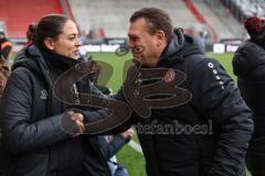 3. Liga; FC Ingolstadt 04 - Rot-Weiss Essen; vor dem Spiel Cheftrainerin Sabrina Wittmann (FCI) und Cheftrainer New Koschinat (RWE)