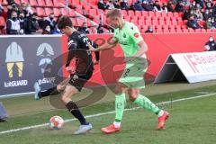 2.BL; FC Ingolstadt 04 - SV Sandhausen; Zweikampf Kampf um den Ball Thomas Keller (27, FCI) Zhirov Aleksandr (2 SVS) Hacke