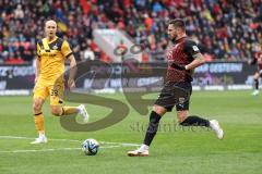 3. Liga; FC Ingolstadt 04 - SG Dynamo Dresden; Pascal Testroet (37, FCI) Kraulich Tobias (33 DD)