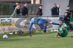 Kreisliga - Saison 2023/24 -  SV Hundszell - SV Denkendorf - Lukas Conradi blau Hundszell - Sebastian Plank grün Denkendorf - Foto: Meyer Jürgen