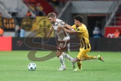 3. Liga; FC Ingolstadt 04 - Alemannia Aachen; Zweikampf Kampf um den Ball Yannick Deichmann (20, FCI) Mehdi Loune (10 AA)