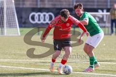 2024_2_17 - Saison 2023/24 - AUDI-Schanzer Amateur Cup - FC Gerolfing - TV 1861 Ingolstadt - Halbfinale 2 - Thomas Schäffer rot 1861 Ing. - Florian Uslar grün Gerolfing - Foto: Meyer Jürgen