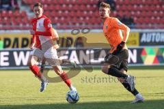 2024_1_20 - 3. Liga - Saison 2023/24 - HallescherFC - FC Ingolstadt 04 -  - Benjamin Kanuric (Nr.8 - FC Ingolstadt 04) - Aljaz Casar (Nr.17 - HallescherFC ) - Foto: Meyer Jürgen