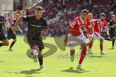 3. Liga - Saison 2025/26 - Energie Cottbus - FC Ingolstadt 04  - Mads Borchers (Nr.9 - FC Ingolstadt 04) - Nyamekye Awortwie-Grant (Nr.23 - FC Energie Cottbus) - Foto: Meyer Jürgen