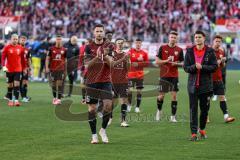 3. Liga; SSV Jahn Regensburg - FC Ingolstadt 04; Spieler bedanken sich bei den Fans Ehrenrunde #Ryan Malone (16, FCI) Torwart Markus Ponath (40, FCI) Moritz Seiffert (23, FCI) Julian Kügel (31, FCI) Sebastian Grönning (11, FCI)