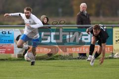 2023_11_12 - SV Hundszell - SV Karlskron   - Kreisliga - Saison 2023/24 - Daniel Tkac weiss Karlskron - Matthias Weinzierl schwarz Hundszell -  Foto: Meyer Jürgen