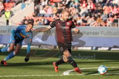 2.BL; FC Ingolstadt 04 - SSV Jahn Regensburg; Maximilian Beister (11, FCI) überwindet Torwart Alexander Meyer (1 SSV) und trifft zum #1:3 Abschlußtreffer Tor Jubel Treffer