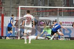 3. Liga; FC Ingolstadt 04 - 
Arminia Bielefeld; Torwart Marius Funk (1, FCI) in Bedrängnis Simon Lorenz (32, FCI) Marcel Costly (22, FCI) Pascal Testroet (37, FCI) Großer Maximilian (19 AB) Oppie Louis (44 AB)