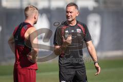 3. Liga - Saison 2026/27 - 1. Trainingseinheit mit Achim Beierlorzer - Cheftrainer Achim Beierlorzer (FCI) - Lars Lokotsch (Nr.13 - FCI) - Foto: Meyer Jürgen