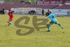 B-Junioren - Bayernliga -  Fc Ingolstadt 04 - SpVgg Greuther Fürth II -  Berg Baran rot FCI schiesst ein Tor - Jubel - Glas Bemedigt Torwart Fürth - Foto: Meyer Jürgen