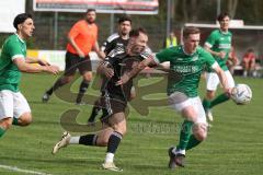 Kreisliga - Saison 2023/24 - Türkisch SV Ing - FC Gerolfing -  - Nikita Müller schwarz Türkisch - Matthias Hamm grün Gerolfing - Foto: Meyer Jürgen