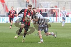 3. Liga; FC Ingolstadt 04 - SV Sandhausen; Zweikampf Kampf um den Ball Yannick Deichmann (20, FCI) Ehlich Christoph (3 SVS)
