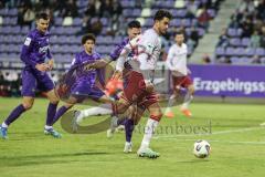 3. Liga; Erzgebirge Aue - FC Ingolstadt 04; Zweikampf Kampf um den Ball Fredrik Carlsen (8, FCI) Malone Ryan (16 Aue)