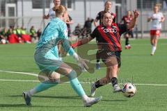 2. Bundesliga Frauen - Saison 2024/25 - FC Ingolstadt 04 Frauen - SC Freiburg II - Pija Reininger (Nr.21 - FCI Frauen) - Adamczyk Rebecca Torwart Freiburg- Foto: Meyer Jürgen
