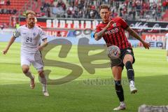 3.Liga - Saison 2022/2023 - FC Ingolstadt 04 -  - SV Waldhof-Mannheim - Calvin Brackelmann (Nr.17 - FCI) - Marc Schnatterer (Nr.13 - SV Waldhof Mannheim) - Foto: Meyer Jürgen