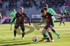 2.BL; FC Ingolstadt 04 - SV Sandhausen; Zweikampf Kampf um den Ball Valmir Sulejmani (33, FCI) Fabian Cavadias (41, FCI) Okoroji Chima (36 SVS) Berko Erich (11 SVS)