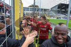 3.Liga - Saison 2022/2023 - TSV 1860 München - FC Ingolstadt 04 -  Das Spiel ist aus - Jubel  - Die Mannschaft bedankt sich bei den Fans -Tanzen -Calvin Brackelmann (Nr.17 - FCI) -  Foto: Meyer Jürgen