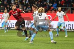 3. Liga; FC Ingolstadt 04 - TSV 1860 München; Kopfball, Pascal Testroet (37, FCI) schaut dem Ball nach
