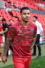 3. Liga; FC Ingolstadt 04 - Erzgebirge Aue; Emilio Kehrer (44, FCI) vor dem Spiel