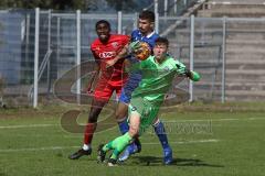 A - Junioren Bundesliga Süd/Südwest -  Saison 2021/2022 - FC Ingolstadt 04 - Karlsruher SC - Udebuluzor Michael (#21 FCI) - Weiß Max Torwart Karlsruhe - Foto: Meyer Jürgen