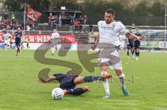 3. Liga; VfB Oldenburg - FC Ingolstadt 04; Pascal Testroet (37, FCI) wird von Appiah Marcel (3 VfB)  von den Beinen geholt