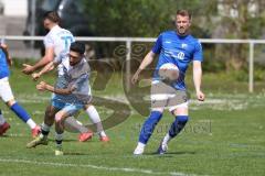 Kreisklasse - Saison 2025/26- TSV Großmehring - SV Oberstimm-  - Dardan Berisha blau Großmehring - Stefan Legler weiss Oberstimm - Foto: Meyer Jürgen