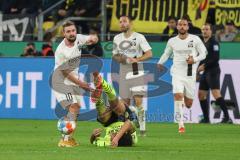 DFB Pokal; Borussia Dortmund - FC Ingolstadt 04; Marc Stendera (10, FCI) Witsel Axel (28 BVB)