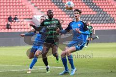 2.BL; Testspiel; FC Ingolstadt 04 - SpVgg Greuther Fürth; Merlin Röhl (34, FCI) Barry Abdourahmane (32 Fürth) Patrick Schmidt (32, FCI) Zweikampf Kampf um den Ball