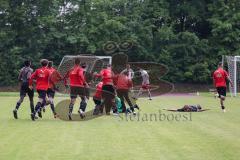 Relegation 2 - U17 - SSV Jahn Regensburg - FC Ingolstadt 04 - Spiel ist aus, 1:1 Ingolstadt steigt in die Bundesliga U17 auf, Jubel Party Feier, Team läuft aufs Spielfeld zum Gratulieren