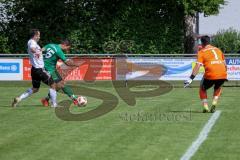 Kreisliga - TSV Baar Ebenhausen - TSV Gaimersheim - Denis Janjic grün Gaimersheim - Christopher Geyer weiss Ebenhausen - Manuel Kirner Torwart Ebenhausen - Foto: Jürgen Meyer