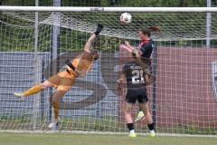 2. Bundesliga Frauen - Saison 2025/26 - FC Ingolstadt 04 Frauen - FCB München II - Torwart Anna-Lena Daum (Nr.22 - FC Ingolstadt Frauen I) - Ina Timmermann (Nr.15 - FC Ingolstadt Frauen I) - Foto: Meyer Jürgen