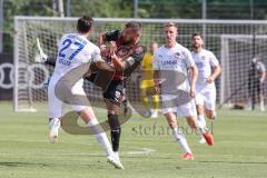 3. Liga; Testspiel; FC Ingolstadt 04 - FC Heidenheim; Zweikampf Kampf um den Ball Pascal Testroet (37, FCI) Keller Thomas (FCH) Schöppner Jan (FCH)