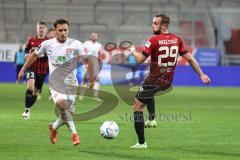 3. Liga; FC Ingolstadt 04 - Hallescher FC; David Kopacz (29, FCI) Zweikampf Kampf um den Ball Hug Nico (22 Halle)