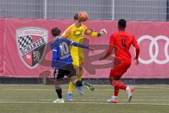 A - Junioren Bundesliga Süd/Südwest -  Saison 2021/2022 - FC Ingolstadt 04 - 1. FC Saarbrücken - Bock Julian Torwart (#33 FCI) rettet mit einem Kopfball vor  Wachal Tim #10 Saarbrücken -  - Nduka Donald (#4 FCI) - Foto: Meyer Jürgen