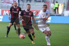 2.BL; FC Ingolstadt 04 - Holstein Kiel; Marc Stendera (10, FCI) Komenda Marco (3 Kiel)