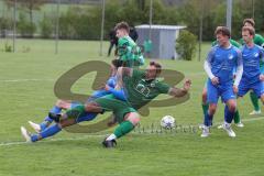 Kreisliga - Saison 2023/24 - SV Lippertshofen - SV Hundszell - Luca Kammerer blau Hundszell - Kai Lautenschläger grün Lippertshofen - Foto: Meyer Jürgen