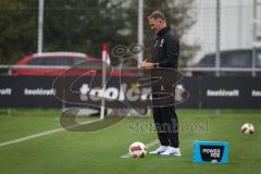 Saison 2026/27 - Freundschaftsspiel - 1. FC Nürnberg - FC Ingolstadt 04 - Cheftrainer Achim Beierlorzer (FCI) macht sich Notizen - XXXXX - Foto: Meyer Jürgen