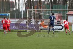 Kreisliga - Saison 2025/26- TSV Kösching - TV Münchsmünster - Jonas Betz rot Kösching verschiesst einen Strafstoß - Florian Wagner TW Münchsmünster  - Foto: Meyer Jürgen