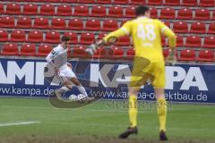 3. Liga - SpVgg Unterhaching - FC Ingolstadt 04 - Dennis Eckert Ayensa (7, FCI) Torwart Jo Coppens (48 SpVgg)