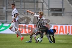 3. Liga - Saison 2026/27 - 1. FC Saarbrücken - FC Ingolstadt 04  - Kelsey Owusu (Nr.31 - Saarbrücken) - Max Plath (Nr.14 - FCI) - Foto: Meyer Jürgen