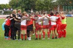 2. Fußball-Liga - Frauen - Saison 2022/2023 - FC Ingolstadt 04 - TSG Hoffenheim - Die Mannschaft bildet einen Kreis vor dem Spiel - Foto: Meyer Jürgen