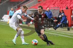 2.BL; FC Ingolstadt 04 - SV Darmstadt 98; Zweikampf Kampf um den Ball Marcel Gaus (19, FCI) Skarke Tim (27 SVD)