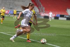 2. Bundesliga Frauen - Saison 2024/25 - FC Ingolstadt 04 Frauen - SV Weinberg - Magdalena Schwarz (Nr.23 - FCI Frauen) - Hilkert Nadine gelb Weinberg - Foto: Meyer Jürgen