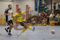 Lotto Bayern Hallencup - Saison 2024/25 - FC Hitzhofen/Oberzell - TSV Ober./Unterhaunstadt- Nico Seitz gelb Hitzhofen  - Ramazan Kurnaz grau Ober/Unterhaunstadt - Foto: Meyer Jürgen